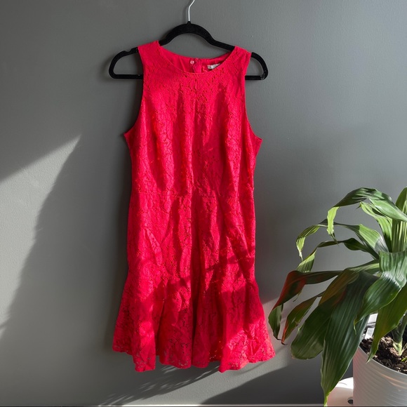 Red Lace dress with pleats - Picture 4 of 4